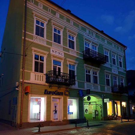 Sissy Vendeghaz Hotel Targu Secuiesc Bagian luar foto