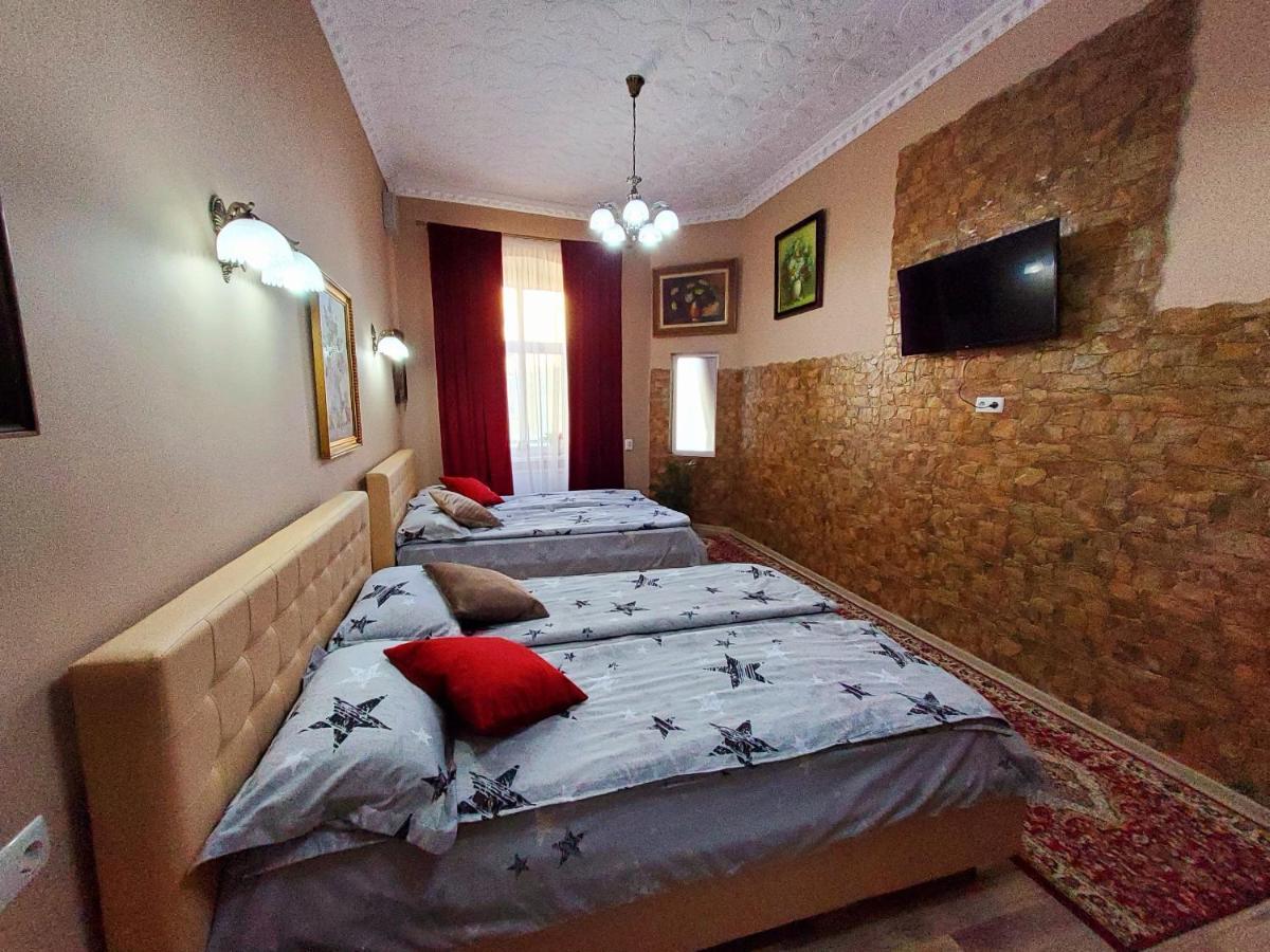 Sissy Vendeghaz Hotel Targu Secuiesc Bagian luar foto